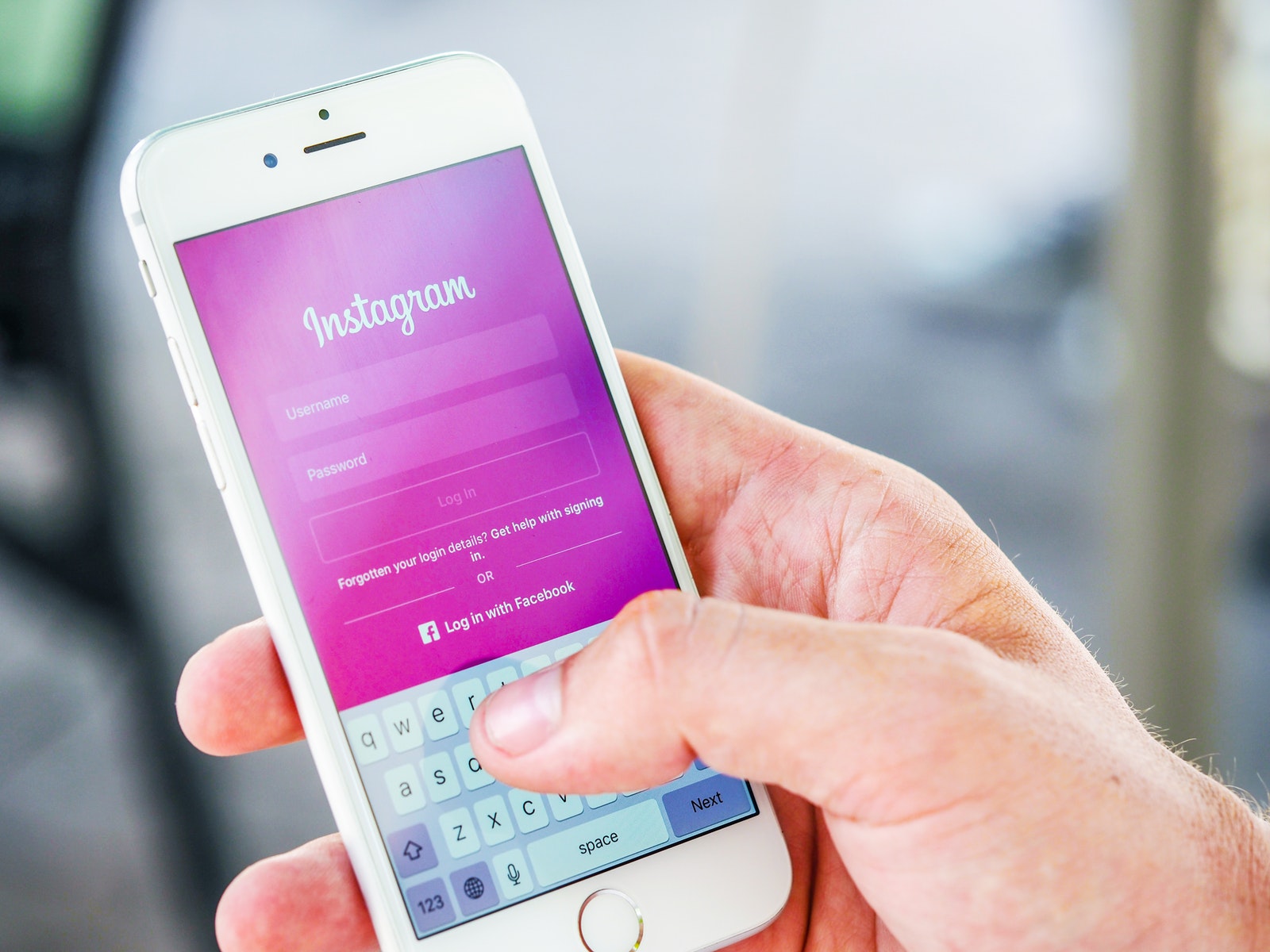How Much Does it Cost to Build an App Like Instagram?